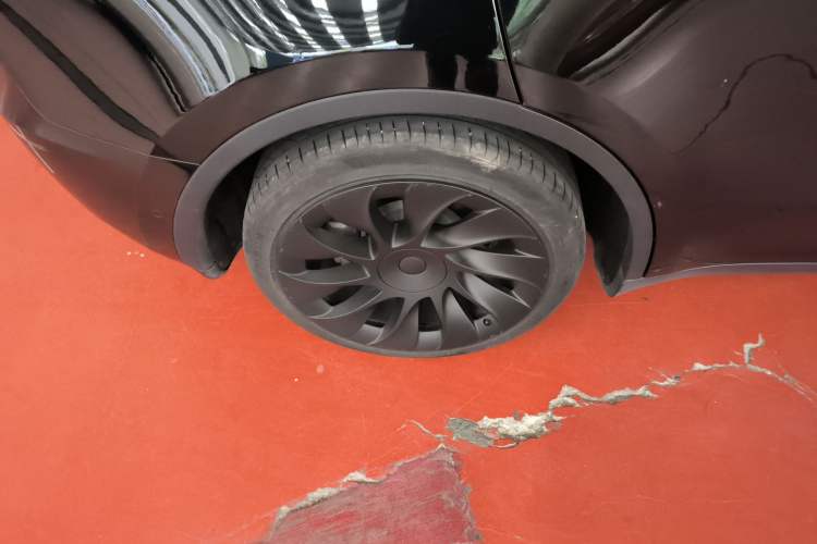 Used Tesla Model Y 2022 Long-Range All-Wheel-Drive Version