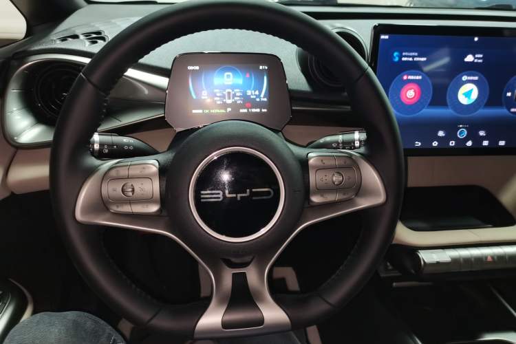 Used BYD Dolphin 2023 420 km Fashion Edition
