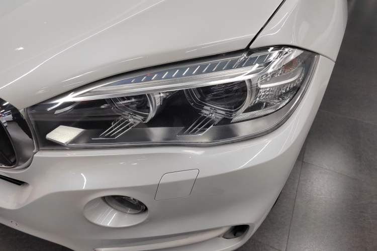 Used BMW X5 2015 xDrive28i
