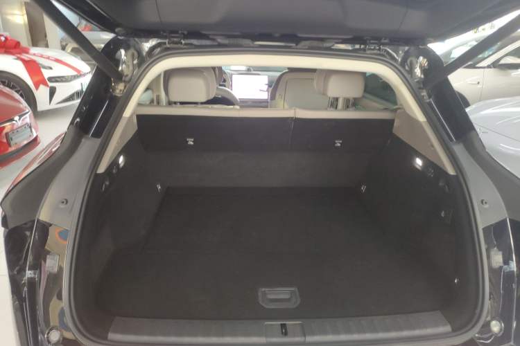 Used Zeekr 7X 2025 100 kWh Long-Range Rear-Wheel Drive with Intelligent Driving Features
