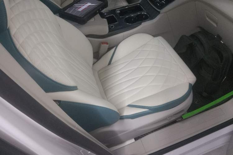 Used Buick GL8 2023 ES Lu Zun Comfort Model
