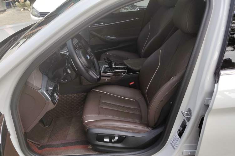 Used BMW 5 Series 2022 Second Facelift 530Li Leading Edition M Sport Package
