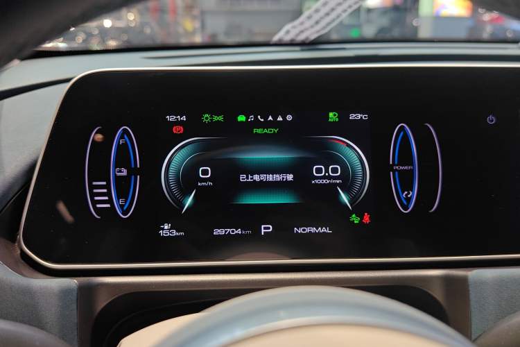 Used ORA Good Cat 2023 401 km Standard Range Luxury Version Lithium Iron Phosphate
