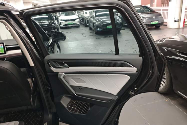 Used Volkswagen Tayron 2024 330TSI Two-Wheel Drive Luxury Plus Advanced Version
