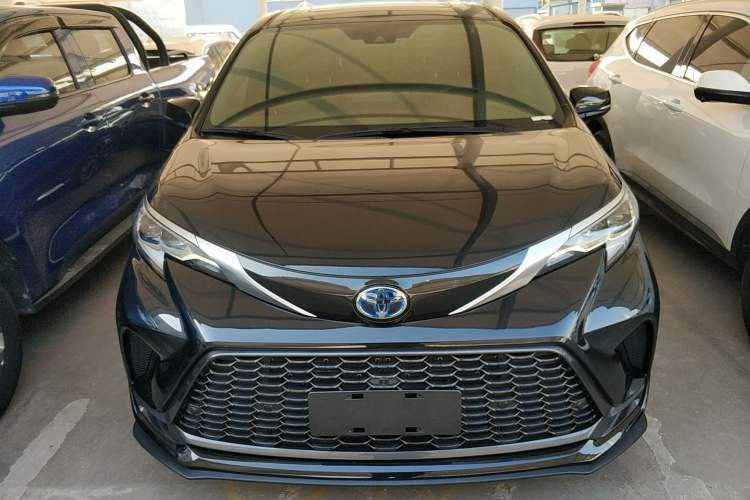 Used Toyota Granvia 2023 2.5L Hybrid Flagship VIP Edition
