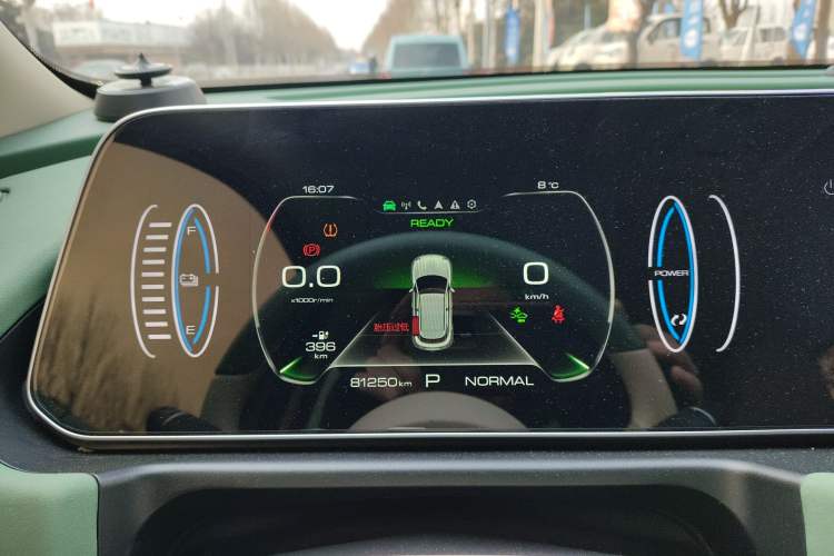 Used ORA Good Cat 2023 401 km Standard Range Luxury Version Lithium Iron Phosphate