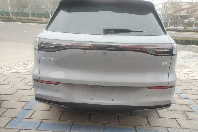 Used  E5 2026 Model 530km Launch Edition