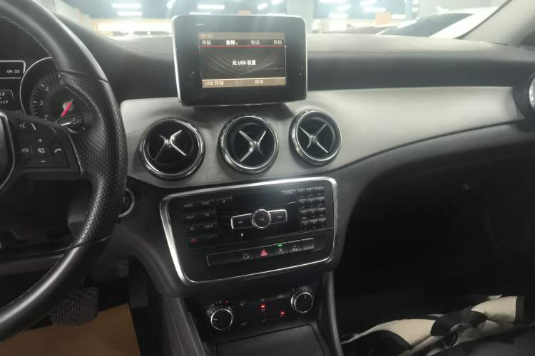 Used Mercedes-Benz GLA 2015 GLA 200 Fashion Model