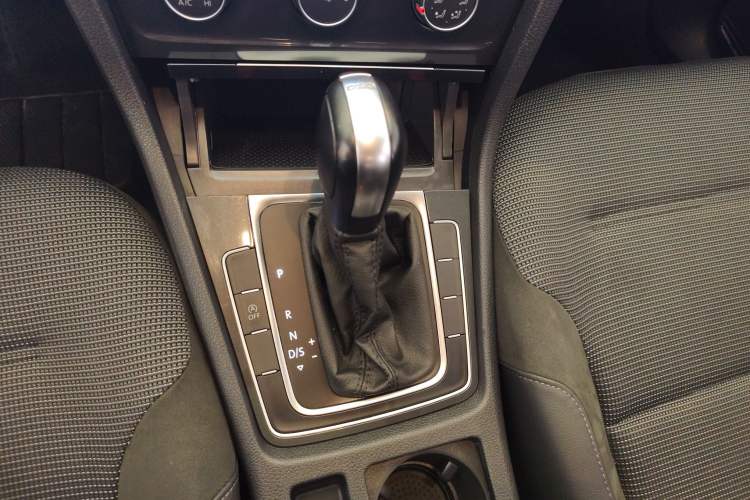 Used Volkswagen Golf 2019 280TSI DSG Comfort Version China VI Standard
