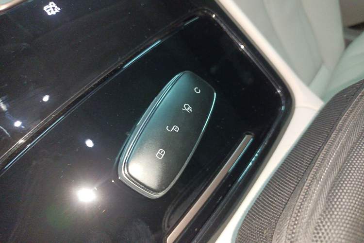 Used Denza D9 2022 DM-i 970 Four-Wheel Drive Flagship Model