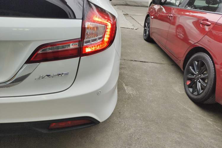 Used Honda Jade 2014 1.8L Automatic Comfort Elite Version 5 Seats