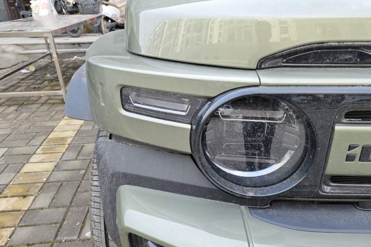 Used  V23 2026 Model 401 Two-Wheel Drive Super Sports Edition
