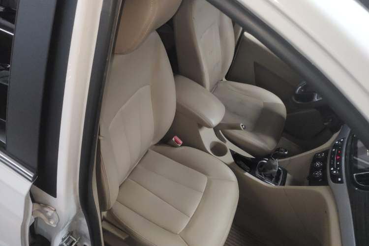 Used Baojun 730 2016 1.5L Manual Comfort Version 7 Seats China V Emission Standard
