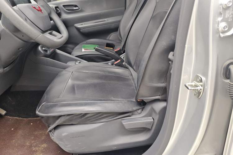 Used Wuling Hongguang New Energy 2024 All-Electric Model 300KM Standard Version
