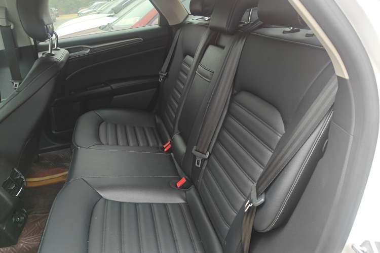 Used Ford Mondeo 2018 EcoBoost 200 Smart Control Fashion Model China V Standard
