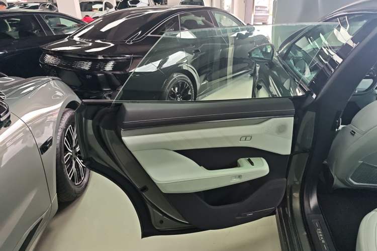 Used Zeekr 001 2025 WE Edition 100 kWh Rear-Wheel Drive
