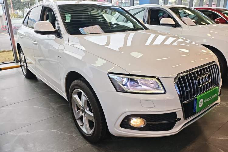 Used Audi Q5 2017 Plus 40 TFSI Ambition Model