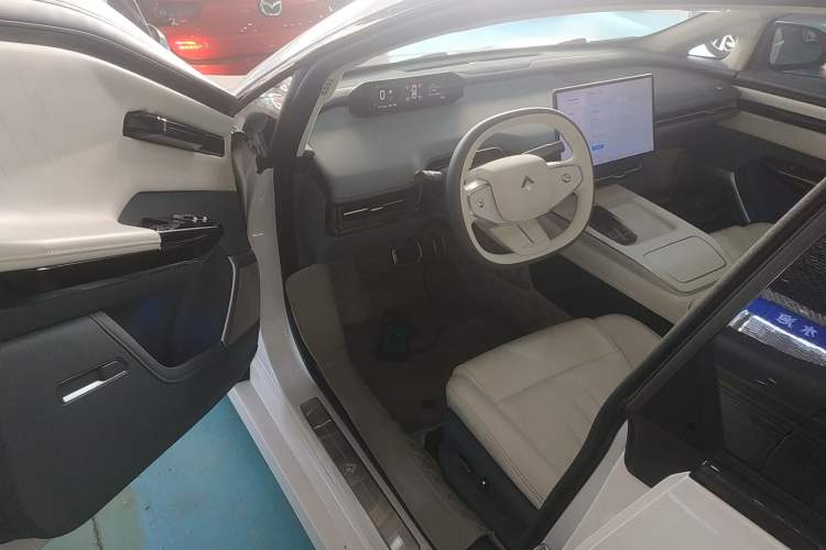 Used  GT 2023 560 Rear-Drive Seven-Wing Edition
