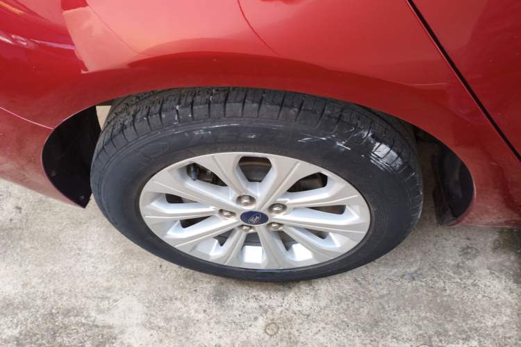 Used Ford Escort 2015 1.5L Automatic Fashion Model
