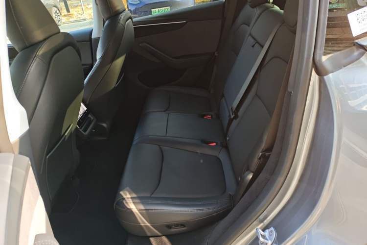 Used Tesla Model Y 2025 Rear-Wheel-Drive Version
