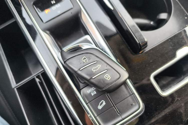 Used Roewe RX5 MAX 2019 300TGI Automatic 4G Connect Luxury Edition
