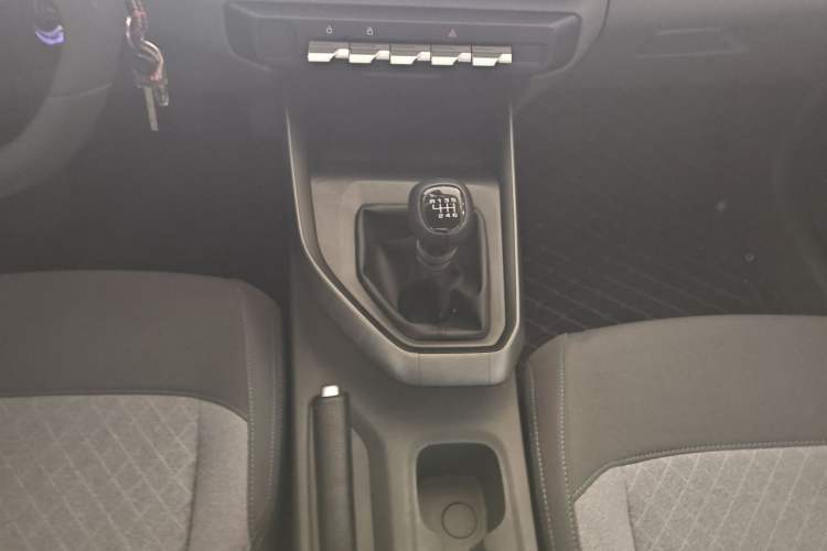 Used Baojun RC-5 2020 1.5L Manual Zhiyao Elite Edition
