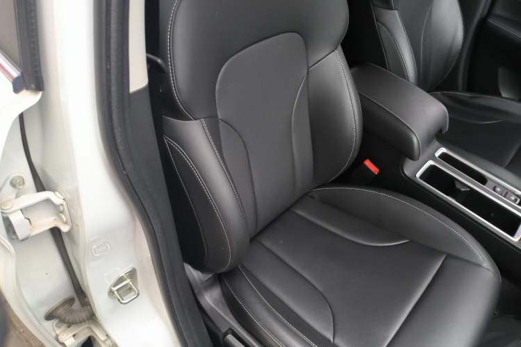 Used Haval M6 2021 PLUS 1.5T DCT Luxury Smart Connectivity Model
