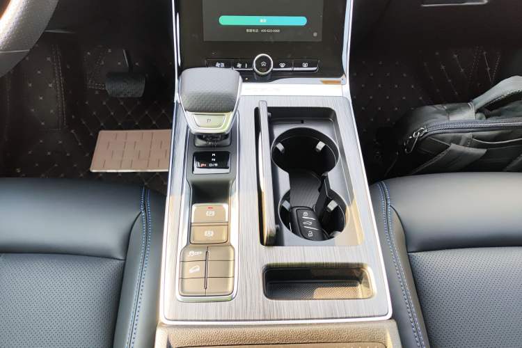 Used Roewe RX5 2025 PLUS 330TGI Automatic Trendsetting Smart Edition