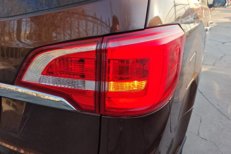 Used Baojun 730 2016 1.8L iAMT Luxury Model 7 Seats