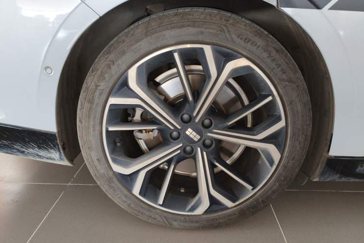 Used  E8 2025 700 km Long-Range Intelligent Driving Version