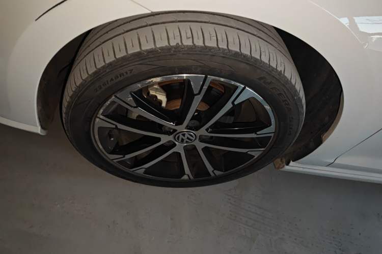 Used Volkswagen Golf 2017 280TSI Automatic R-Line Million-Vehicle Commemorative Edition
