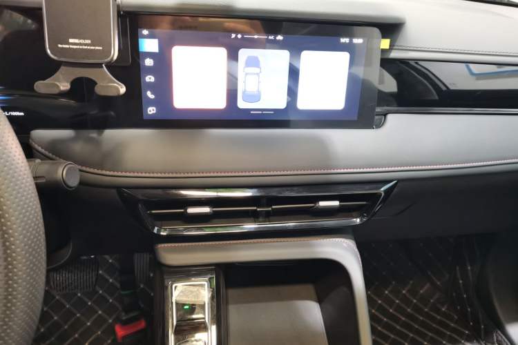 Used Roewe i5 2023 1.5L CVT Luxury Edition
