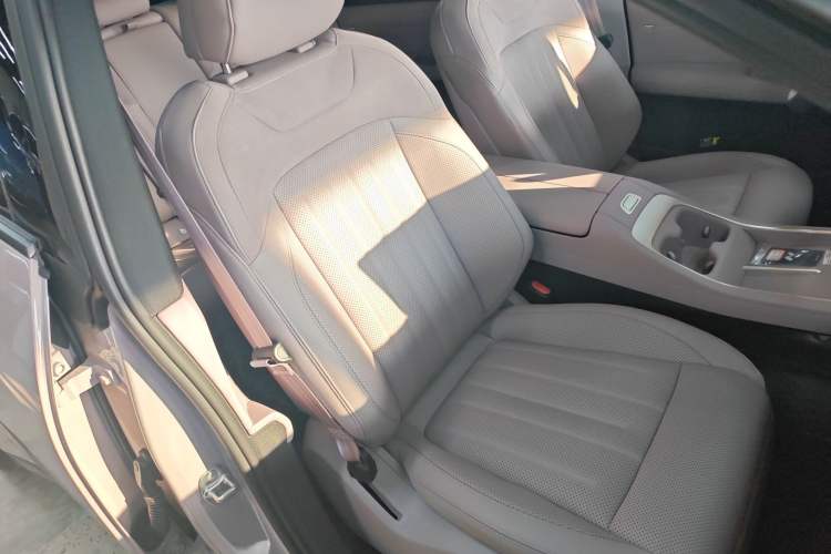 Used ONVO L60 2024 60 kWh Rear-Drive Version
