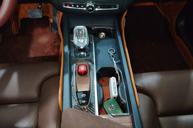 Used Volvo XC60 2022 B5 4x4 Smart Luxury Edition
