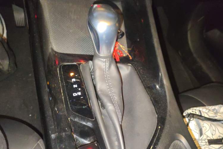 Used Roewe i5 2021 1.5L CVT Black Gold Edition
