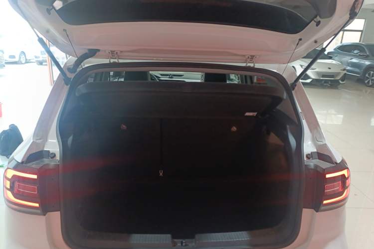 Used Volkswagen Tacqua 2021 200TSI DSG JoyConnect Edition