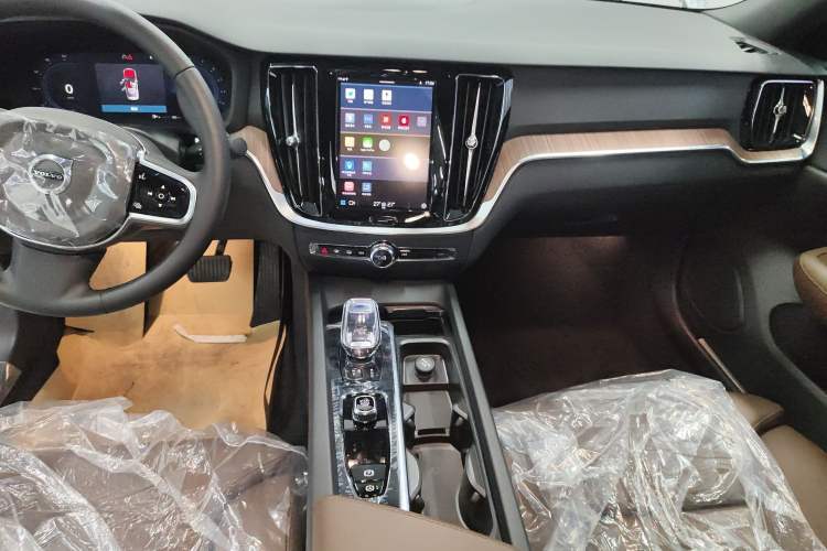 Used Volvo S60 2025 B4 Zhiyuan Luxury Edition