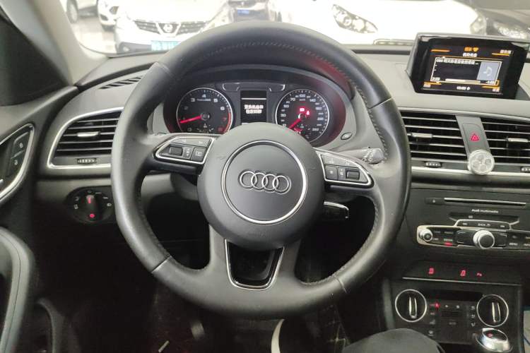 Used Audi Q3 2017 30 TFSI Fashion Model
