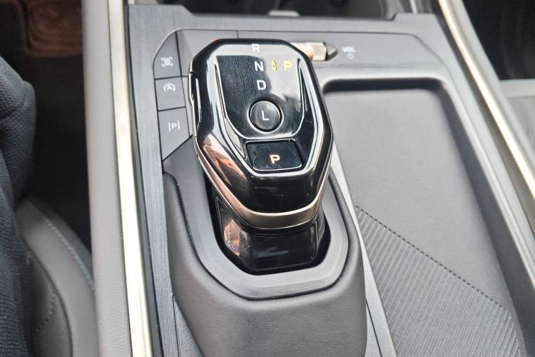 Used Ford Edge 2023 Ford Explorer L 2.0T EcoBoost Two-Wheel Drive 7-Seater Luxury Model
