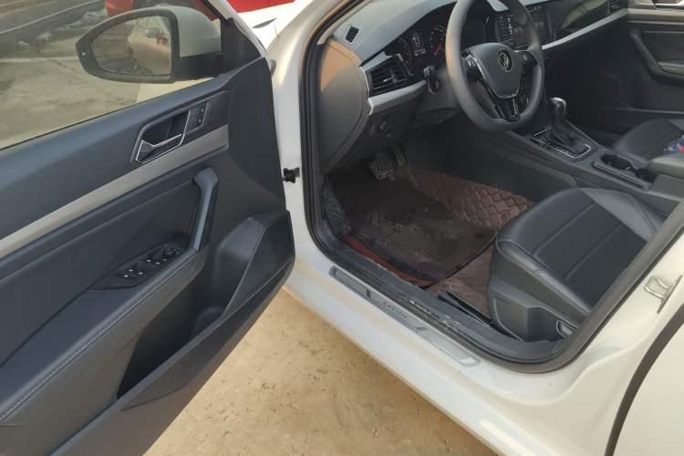 Used Volkswagen Lavida 2021 1.5L Automatic Comfort Edition
