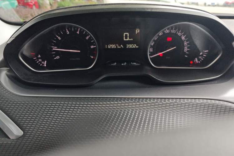 Used Peugeot 2008 2014 1.6L Automatic Fashion Edition
