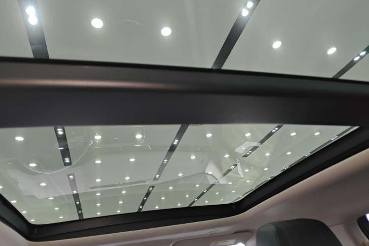 Used Land Rover Range Rover Evoque 2023 Aurora L 249 PS Collins Antique Bronze Special Edition
