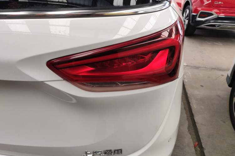 Used Buick GL6 2018 18T 6-Seater Elite Model
