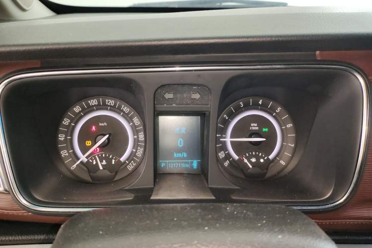 Used Buick GL8 2018 28T Luxury Model China VI Standard
