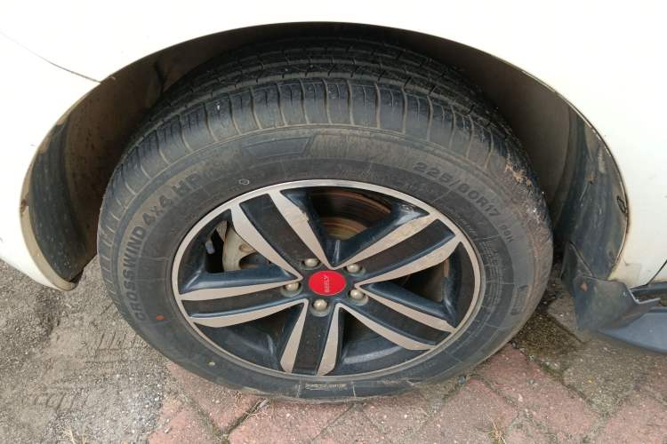 Used Geely Auto GX7 2015 Classic Edition 1.8L Manual Elite Model China V Standard