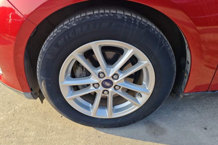 Used Ford Focus 2015 Hatchback 1.6L Automatic Fashion Edition