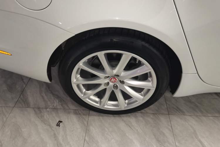 Used Jaguar XJ 2016 XJL 3.0 SC Four-Wheel Drive Panoramic Business Edition
