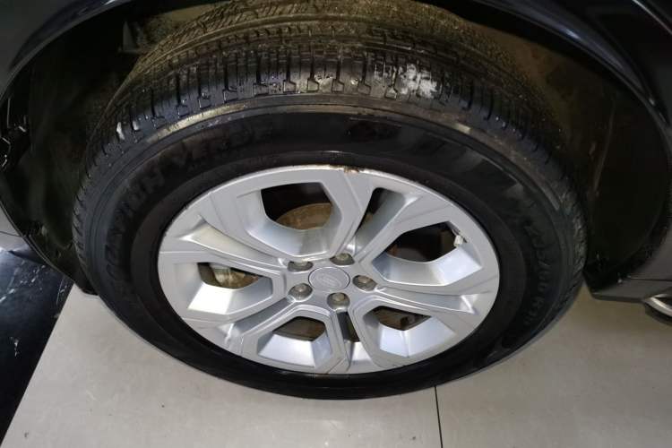 Used Land Rover Discovery Sport 2020 200 PS Family Edition
