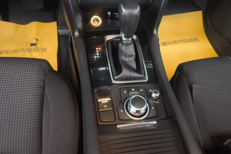 Used Mazda Mazda 3 Axela 2017 Sedan 1.5L Automatic Luxury Model Emission Standard China V
