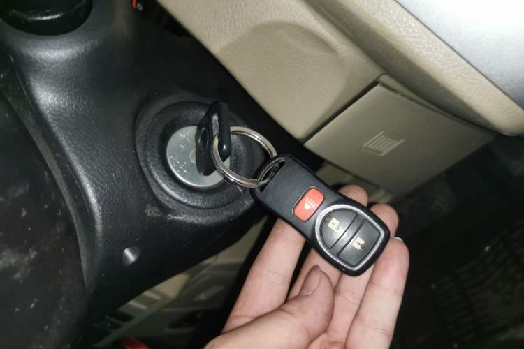 Used Venucia R50 2013 1.6L Automatic Fashion Edition